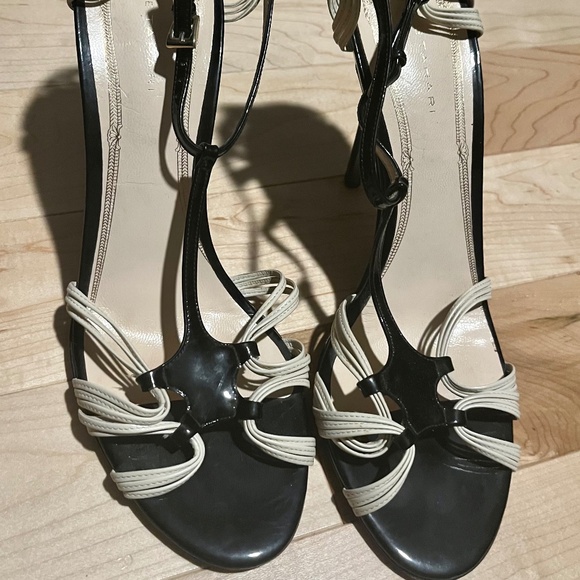 Elie Tahari Sandals - Picture 1 of 3